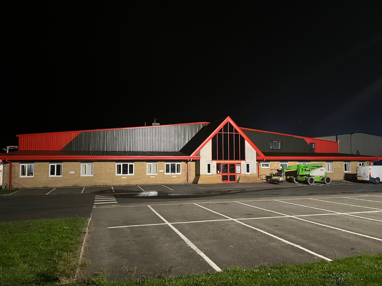 Humdinger Foods Factory Roof & Exterior Refurbishment — Lincoln