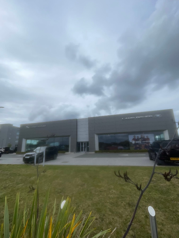 Range Rover & Jaguar Garage – Centre Panel Refurbishment for Lloyd Signage — Newcastle upon Tyne, Tyne and Wear